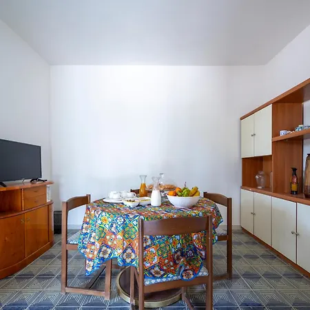 Mandare - Holiday home *