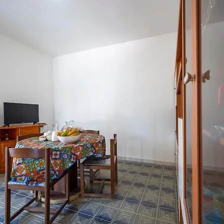 Holiday home Mandare - *